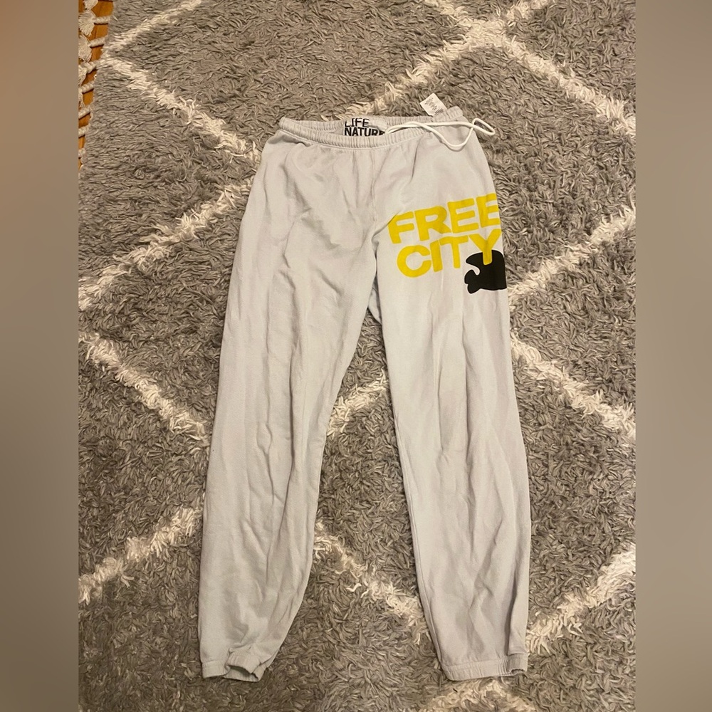 Free city sweatpants